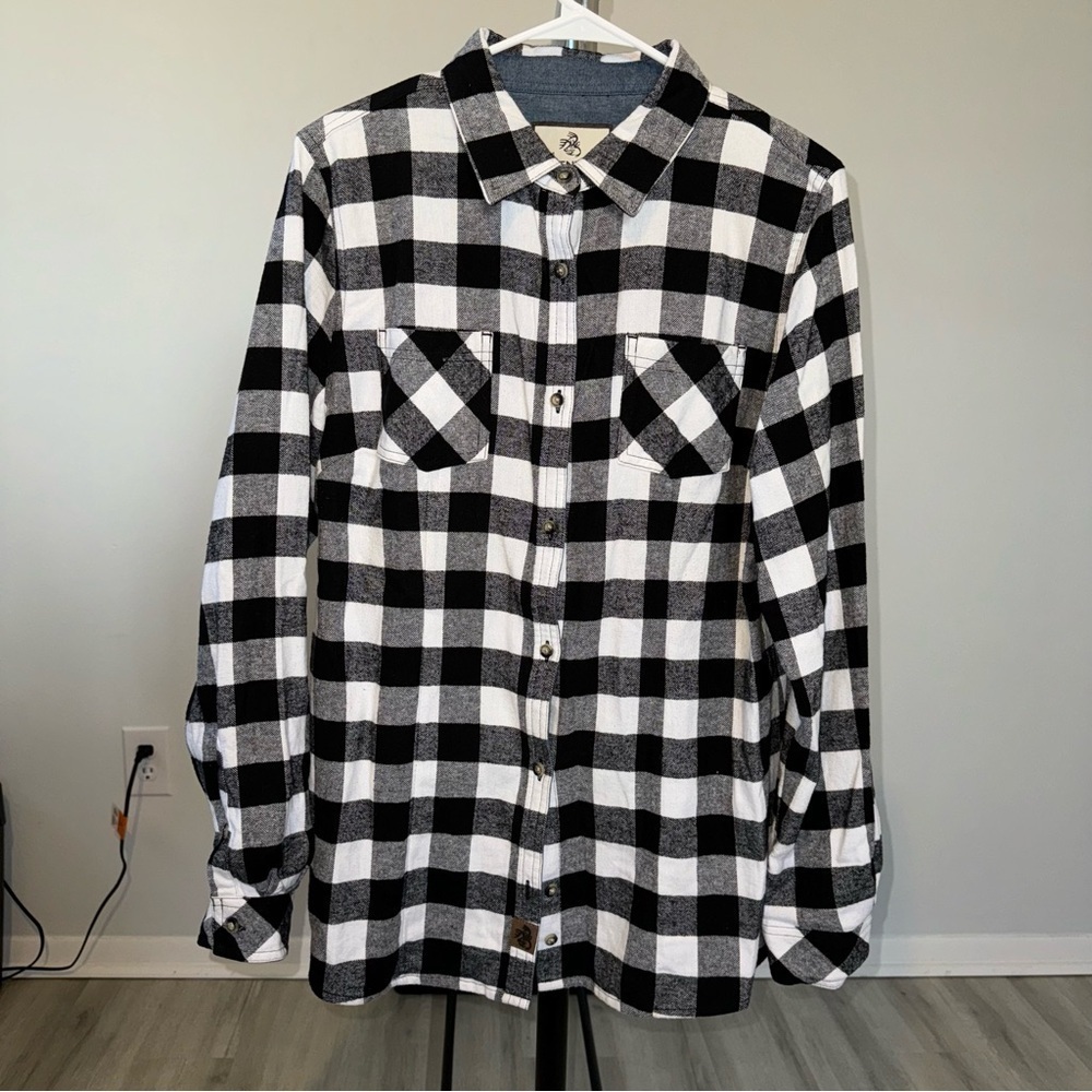 Legendary Whitetails Men’s White and Black Plaid Long Sleeve Flannel Size Large